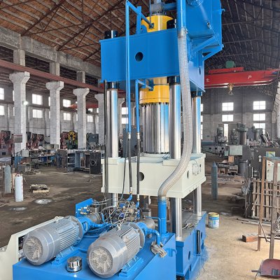 液壓機生產(chǎn)車間